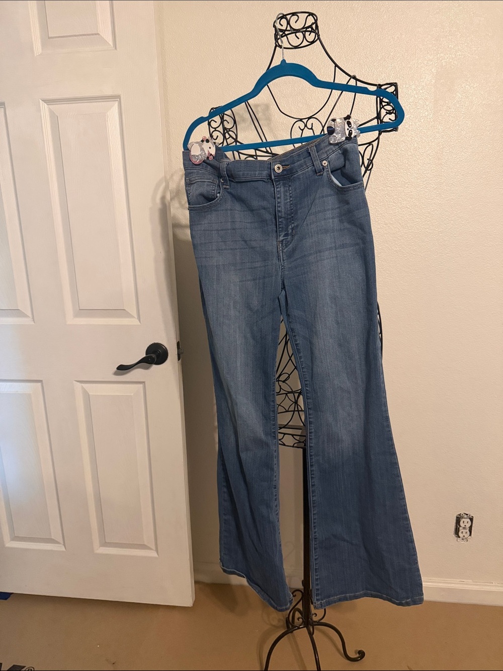 Celebrity Pink Classic Blue Wide-Leg Jeans